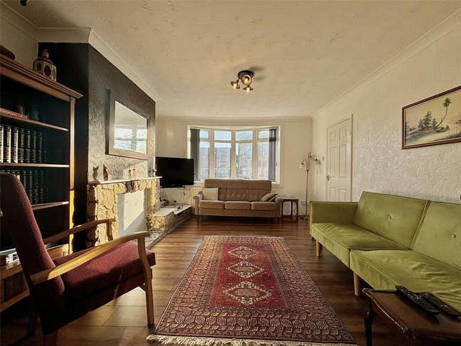  2  Bedrooms   Available   Females  Only Main Photo