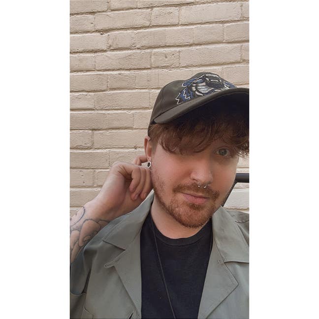 Young professional looking for a room Main Photo