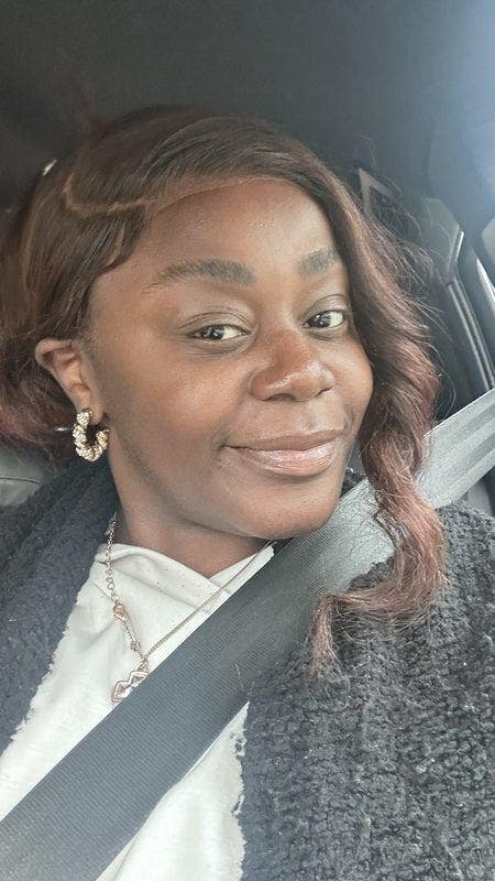 Heya   Im a young professional looking for ... Main Photo