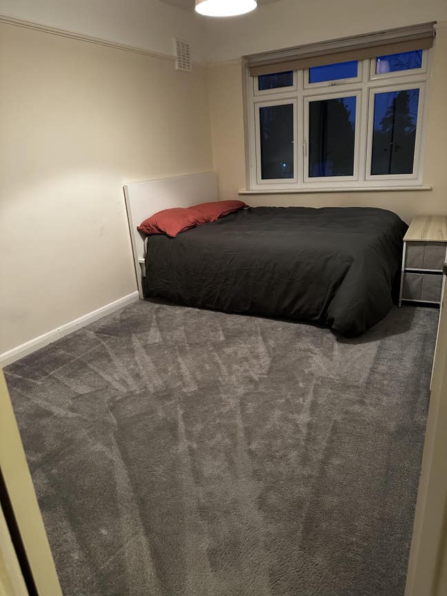 Double Room Available in Friendly 3 Bed House Main Photo
