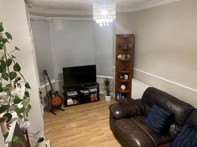 Double Bedroom available  Main Photo