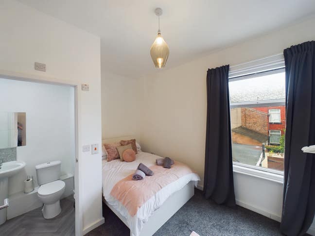 DOUBLE Room in Shared House TS1 - Harford St.  Main Photo