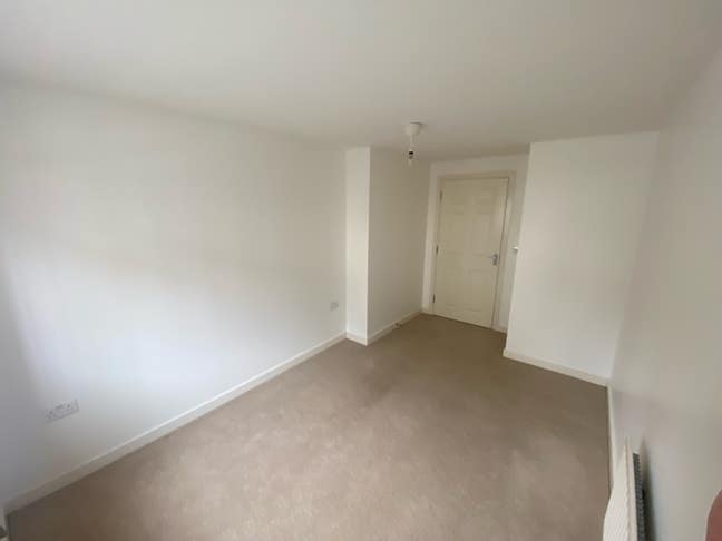 Furnished double bedroom for rent  Main Photo