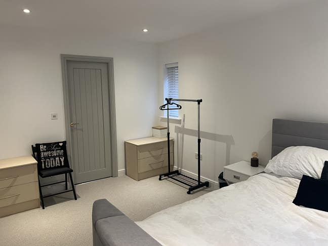 Room on-suite for Professional work away from home Main Photo
