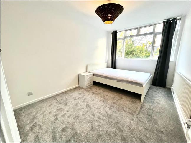 Lovely Single Room in Southfields Main Photo