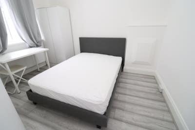 ⭐3 Rooms Available in the Same Flat- Kilburn ⭐ Main Photo