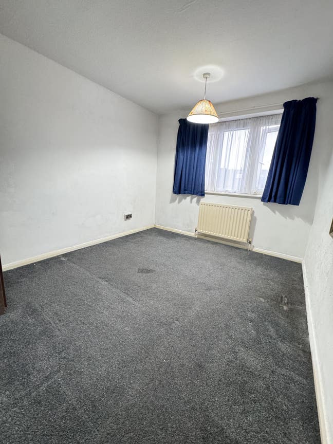  Furnished Double Room – All Bills Included  Main Photo
