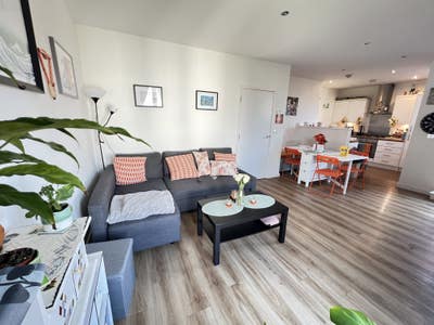 Spacious Room with Ensuite bathroom in a bright 2b Main Photo