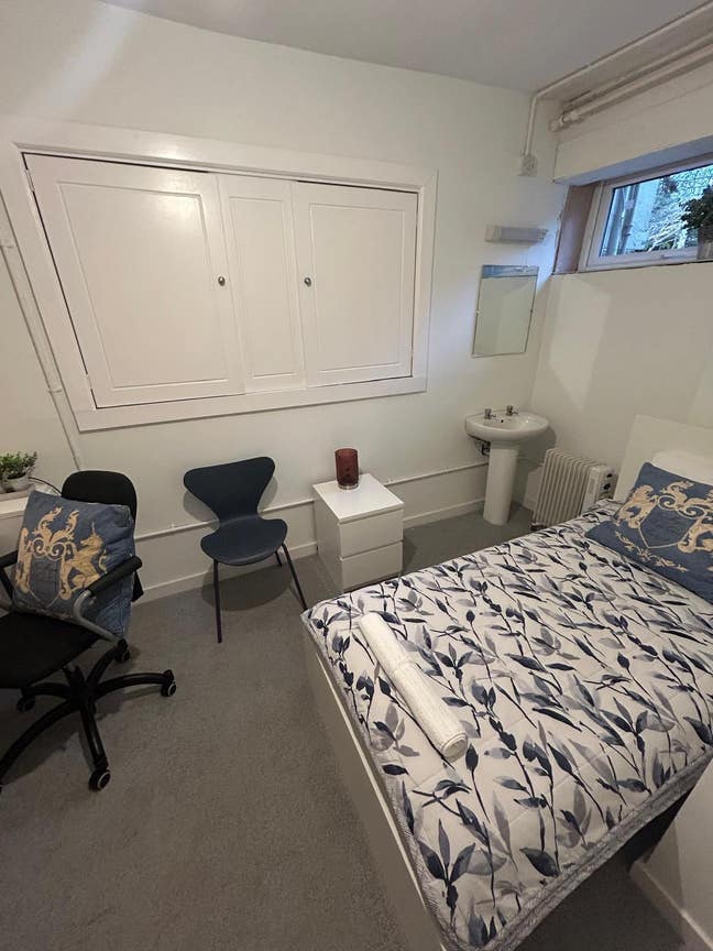 Single furnished room with bills included Main Photo