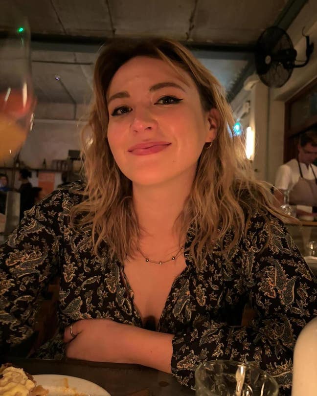 28 year old designer looking for a double  room Main Photo