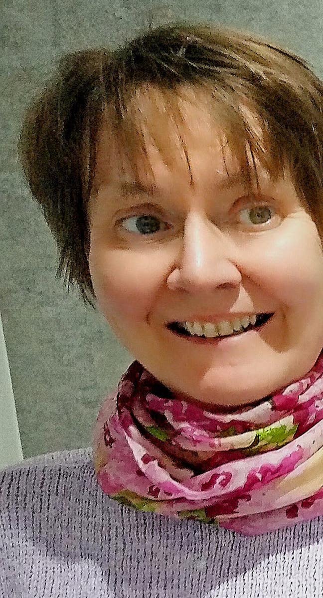 I am a professional female aged 58. I am look... Main Photo