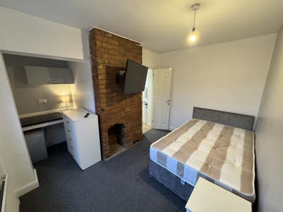 🦅Ensuite room St James NN5🦅 Main Photo