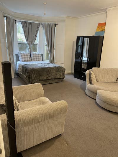 Large Double Room Available  Main Photo
