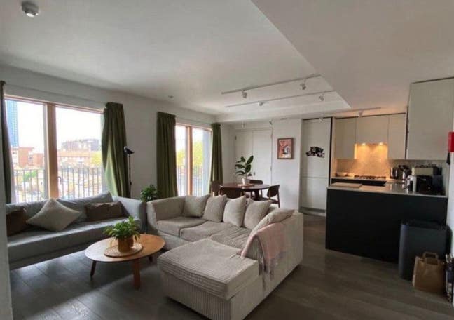 Modern Balcony Room / Shoreditch & Hoxton Main Photo