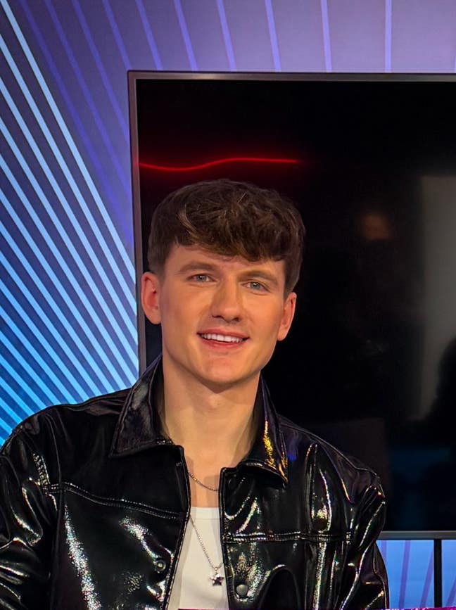 Young professional looking for a double room!  Main Photo