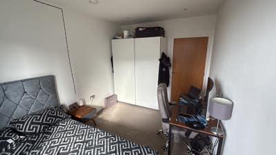 Big room with big bathroom in new development Main Photo