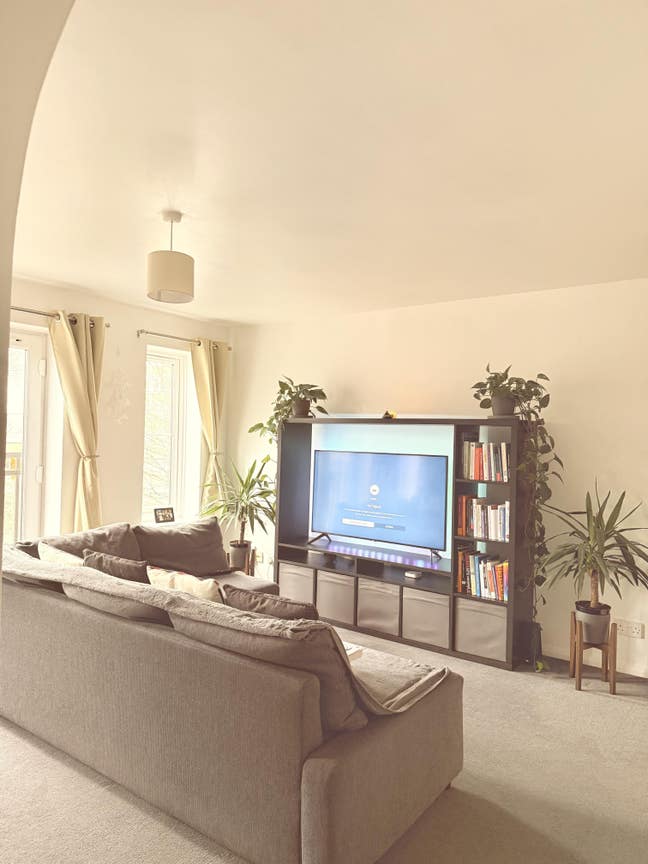 Cosy double room available on Regent’s Canal Main Photo