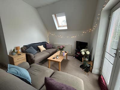 Double Room Available in Didsbury Main Photo