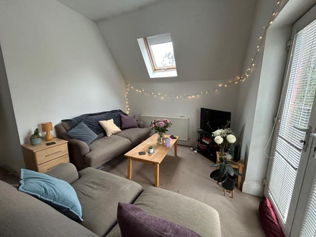 Double Room Available in Didsbury Main Photo