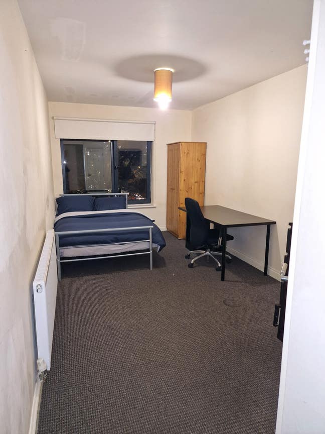 🔥 CV1 Ensuite! Great Location. All Bills Included Main Photo
