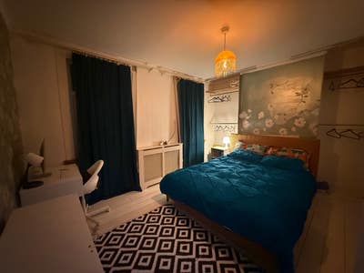 Spacious & Light Double Room / LGBT+ Main Photo