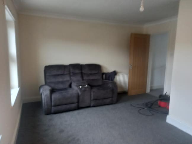 Nice warm clean house  Main Photo