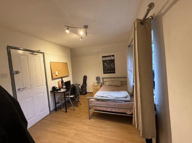Single room Main Photo
