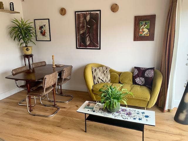 Spacious room in eco home (8 min to sea/station) Main Photo