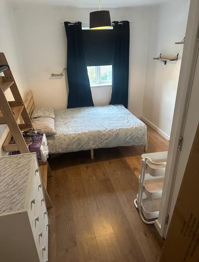 Spacious Double room available now  Main Photo
