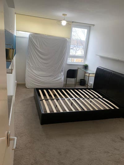 Spare room going in the centre of Hackney Main Photo