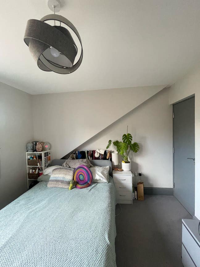 All female luxurious high spec ensuite double room Main Photo