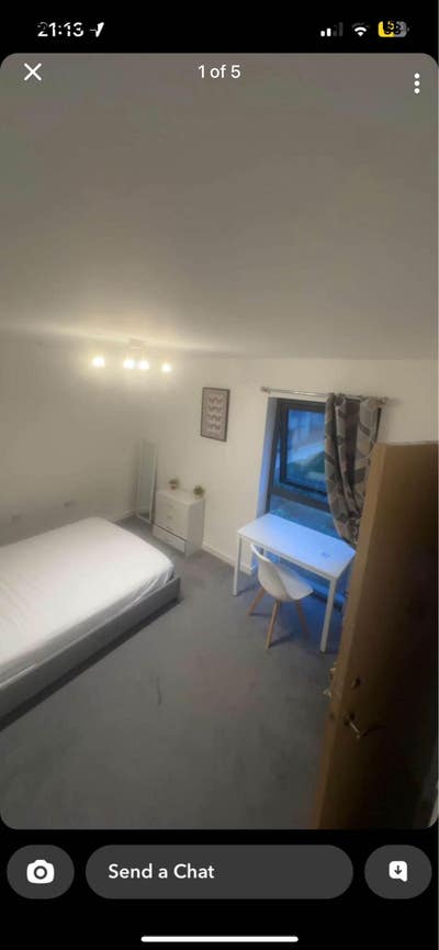 Spacious Double Bedroom Available in East London Main Photo