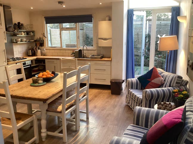 HOUSE. Well maintained. 9min from Clapham Junction Main Photo