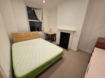 Lodger wanted for smart double room  Main Photo