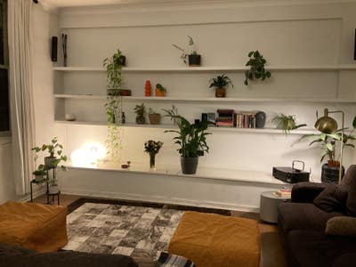 Spacious double bedroom in large flat in Chelsea Main Photo