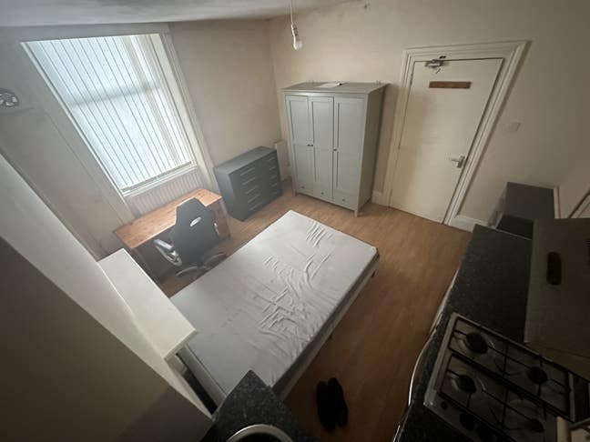 Double studio room for rent.  Main Photo