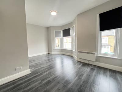 Large Modern Double Room with En Suite, SE4 Main Photo