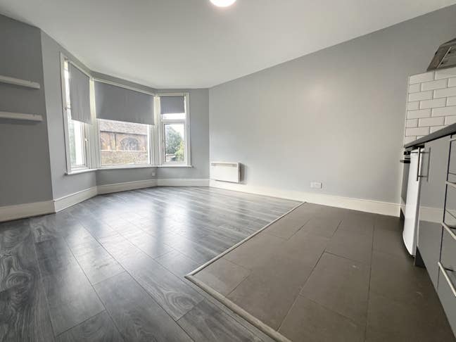 Modern Self Contained Studio Room in SE4 Main Photo
