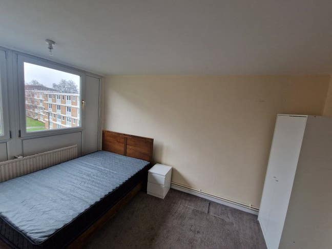 Room to rent in Putney Main Photo