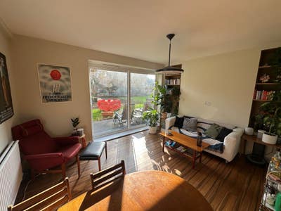 Flatmate wanted in wonderful flat Main Photo