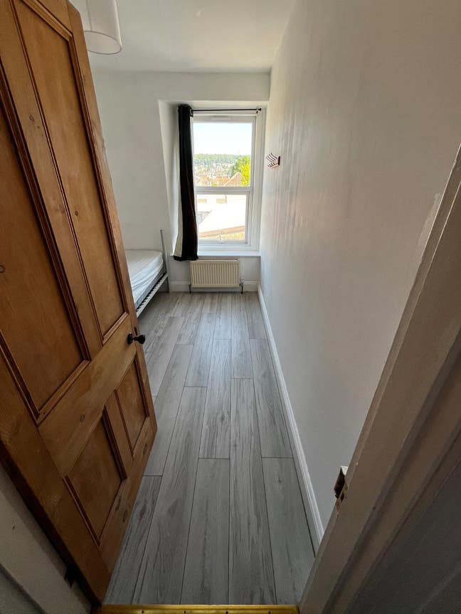 Small double room Main Photo