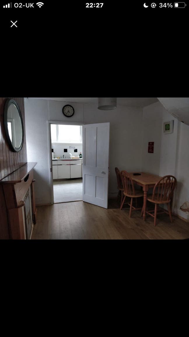 Double Room available Close to University and City Main Photo
