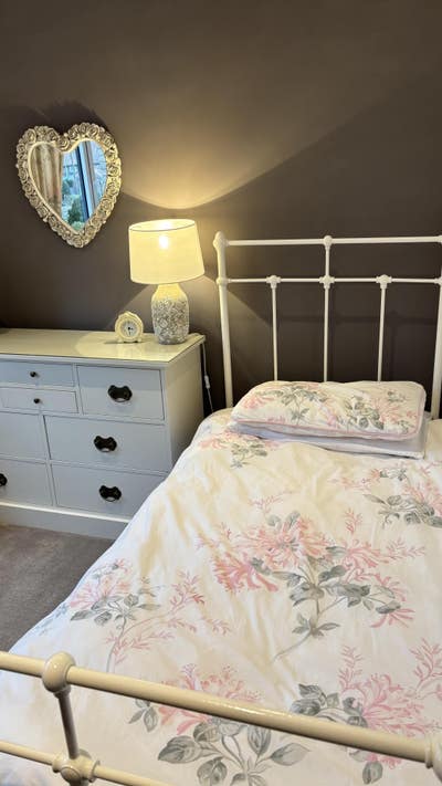 Single Room & Sole Bathroom & Parking Main Photo