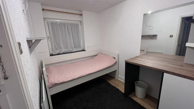 A Single Room for a Quiet Person Main Photo