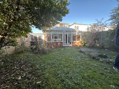 Lovely sunny house with 2 family bathrooms  Main Photo