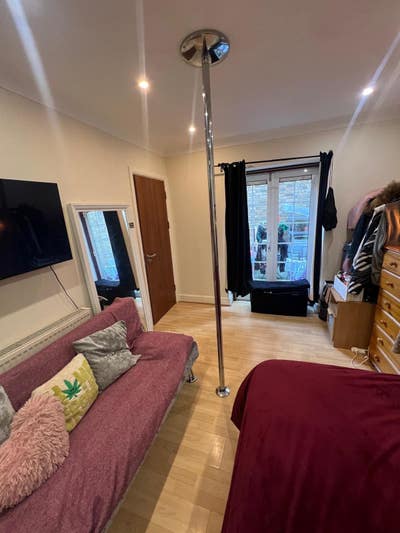 Nice double room in Queenspark Main Photo