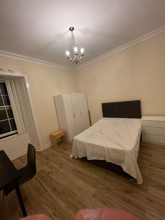 City center 1 DOUBLE room available bills included Main Photo