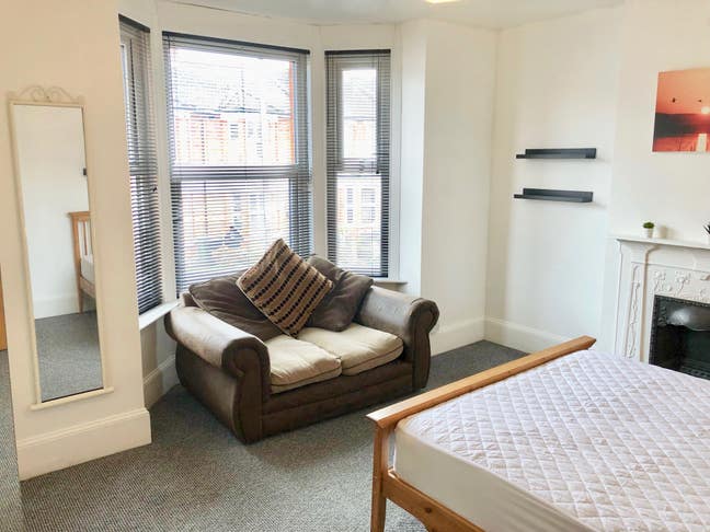 Meet Your Housemates 23-29 | Maidstone Main Photo