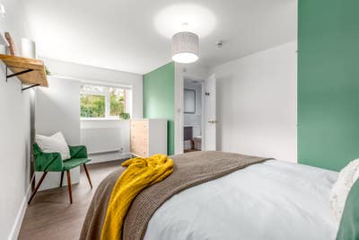 Vibrant Large Double Ensuite Room in Henley 🏡 Main Photo