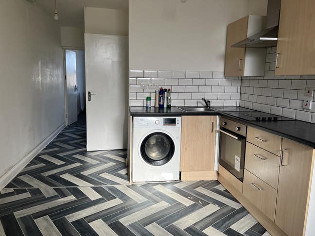 1 Bed Flat in Lawrence Hill, BS5 Main Photo